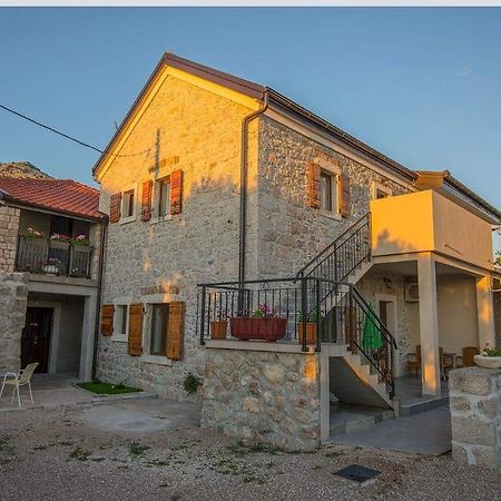 Apartments Punta Starigrad Paklenica Exterior photo