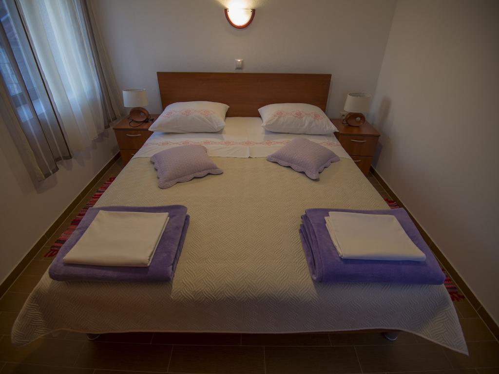 Apartments Punta Starigrad Paklenica Exterior photo