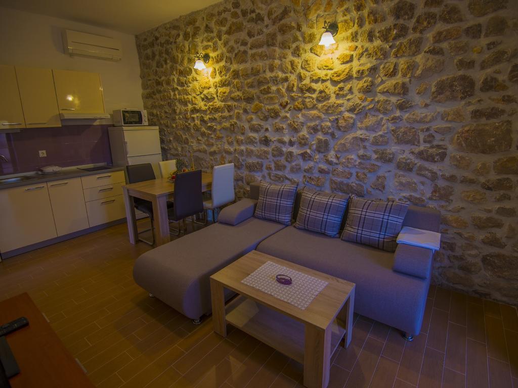 Apartments Punta Starigrad Paklenica Exterior photo