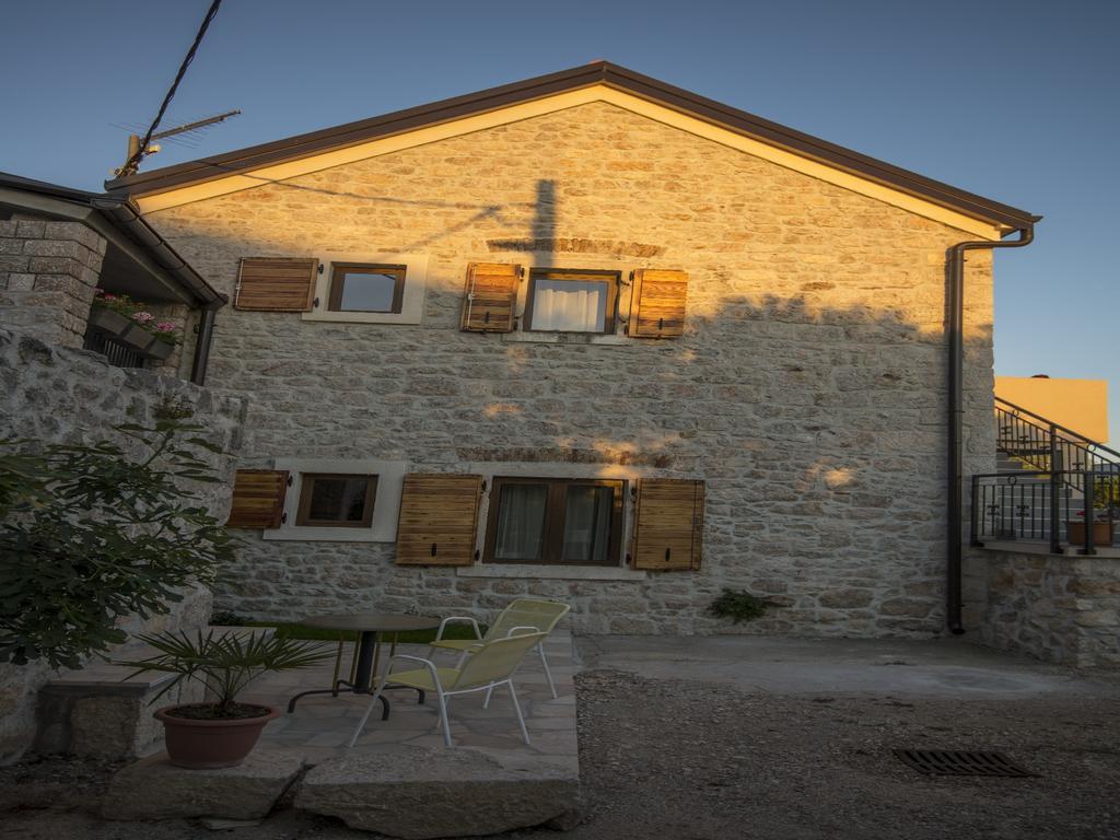 Apartments Punta Starigrad Paklenica Exterior photo
