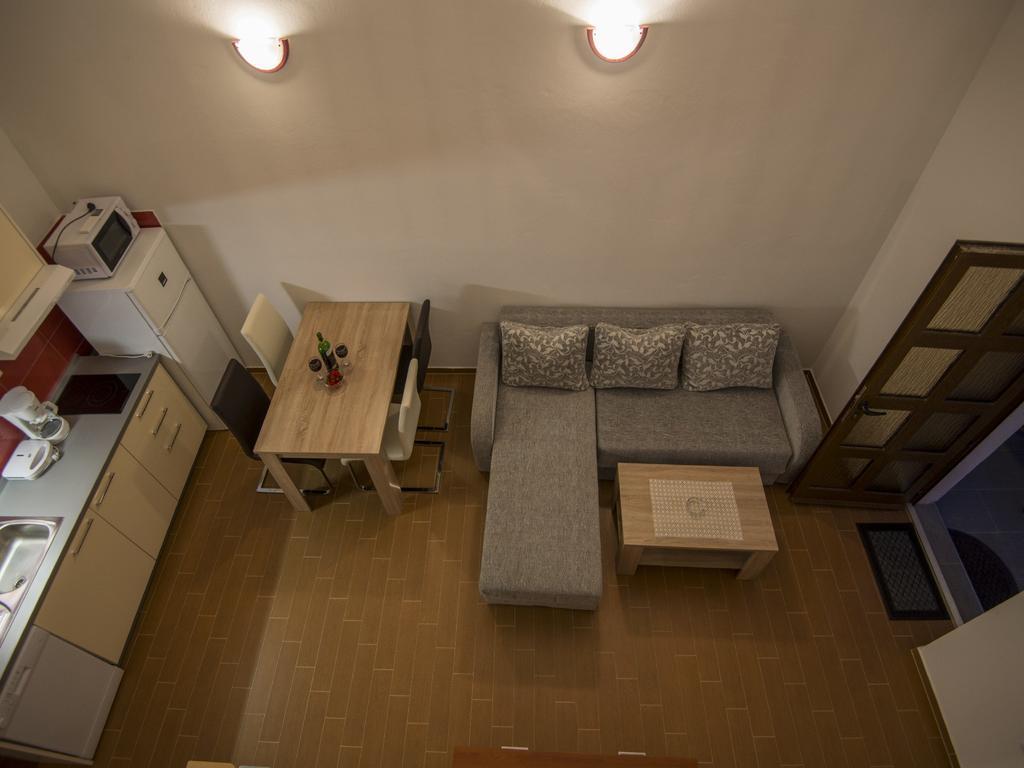 Apartments Punta Starigrad Paklenica Exterior photo